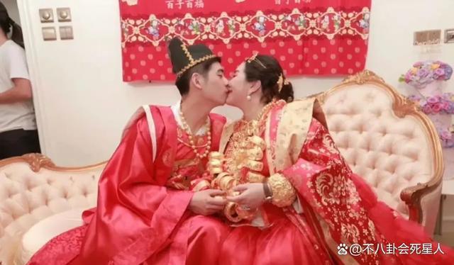 看了奚梦瑶子女和何超盈女儿近照,才知道改善基因多重要