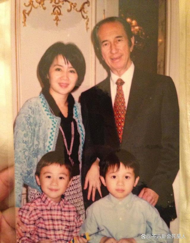 看了奚梦瑶子女和何超盈女儿近照,才知道改善基因多重要