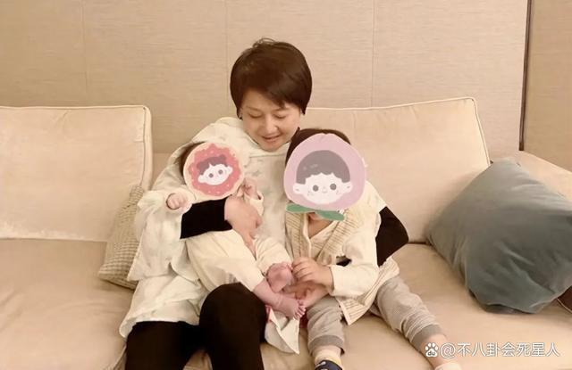 看了奚梦瑶子女和何超盈女儿近照,才知道改善基因多重要