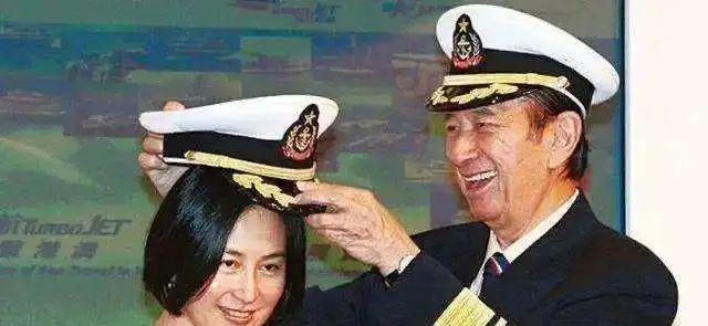 爆了！新婚带10亿嫁妆，前男友吞药自杀…