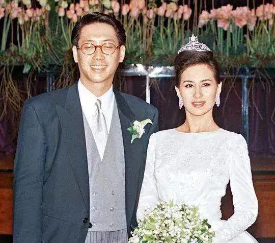 爆了！新婚带10亿嫁妆，前男友吞药自杀…