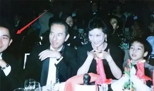 爆了！新婚带10亿嫁妆，前男友吞药自杀…