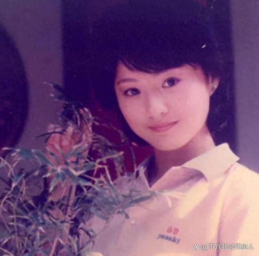 “最美霸王花”李赛凤：两嫁两离，出轨豪门干儿子，58岁复出