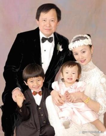 “最美霸王花”李赛凤：两嫁两离，出轨豪门干儿子，58岁复出