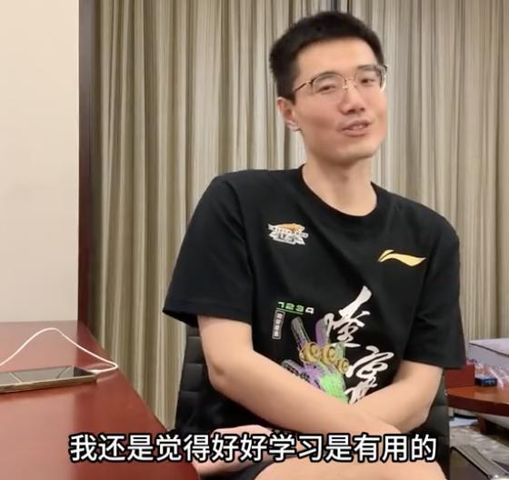 再上热搜的李雪琴,变了