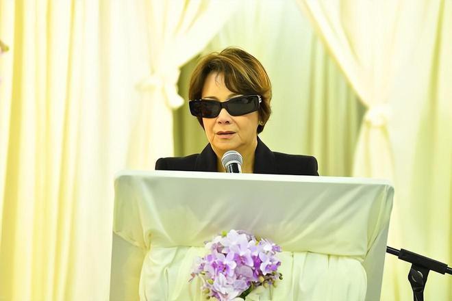 甄妮将追查李玟事件：没结果我就不能停，这是我对她的承诺
