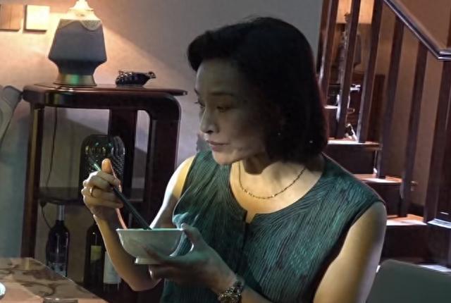 没上映就火遍全网，张国立终于在张艺谋手里找回最好的演技