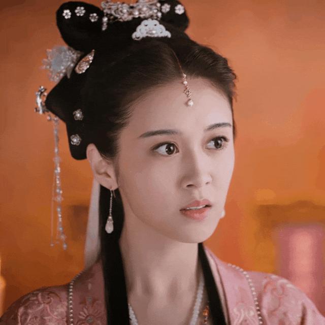 碰瓷“第一美女”，她怎么敢的？