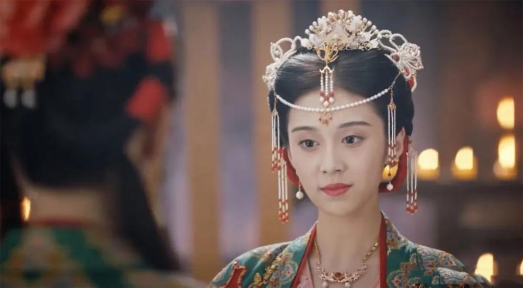 碰瓷“第一美女”，她怎么敢的？
