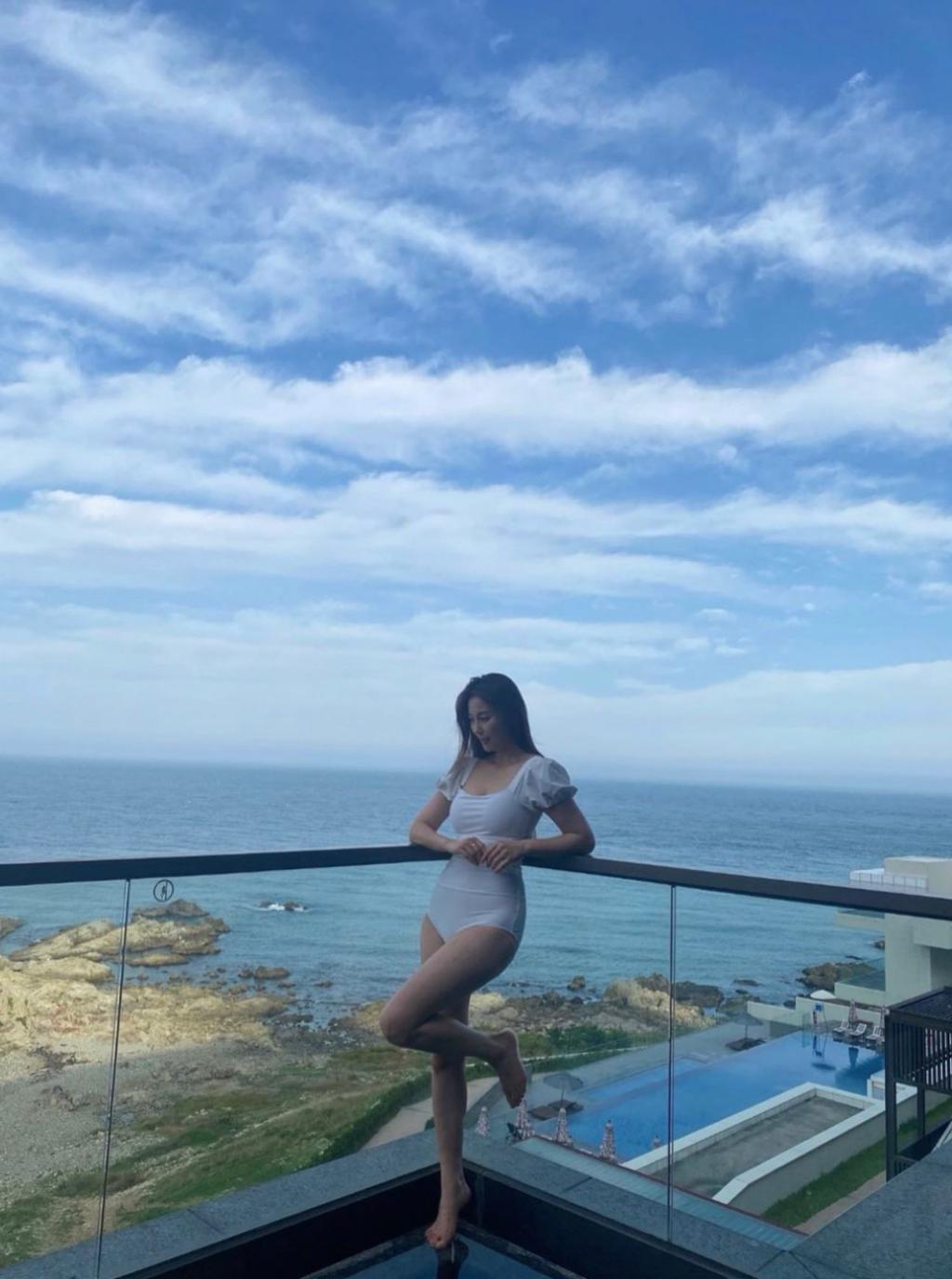 哇！这位全能美女艺人官宣结婚啦