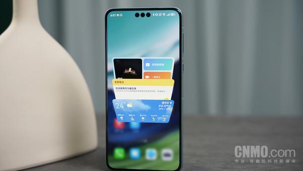 华为Mate60 Pro快速上手：手感很不Mate 但很遥遥领先