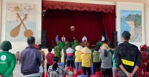 这性丑闻一爆，内幕比你想象得更脏