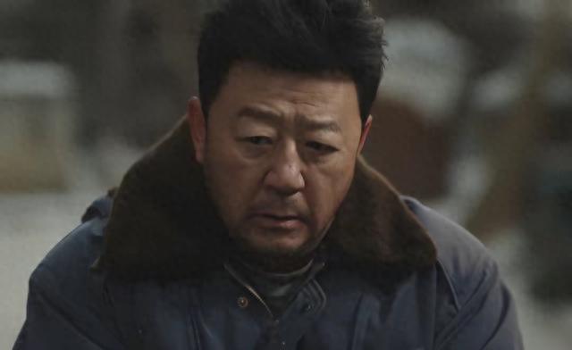 张晚意起球的衣领，打了多少国产剧“假穷人”的脸