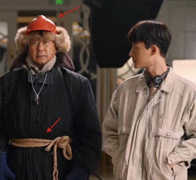 张晚意起球的衣领，打了多少国产剧“假穷人”的脸