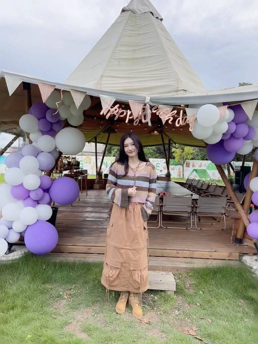 江疏影生日派对露营随拍 轻松欢乐氛围拉满