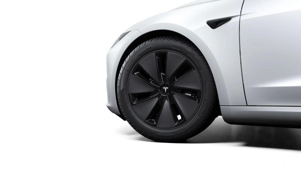 特斯拉Model 3闪现上新,它这次也想玩豪华了。