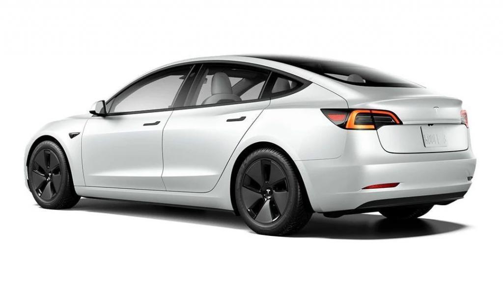特斯拉Model 3闪现上新,它这次也想玩豪华了。