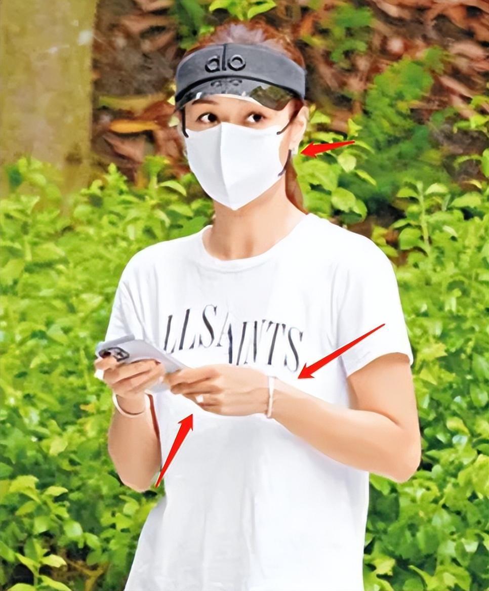 当小三被封杀四年没收入，奉子成婚晒豪宅海景，黄心颖又想翻身了