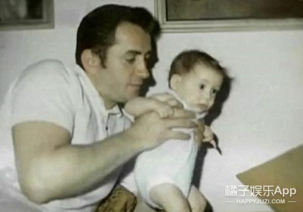 还记得《钢铁侠》的扮演者小罗伯特·唐尼吗？他和妻子好恩爱