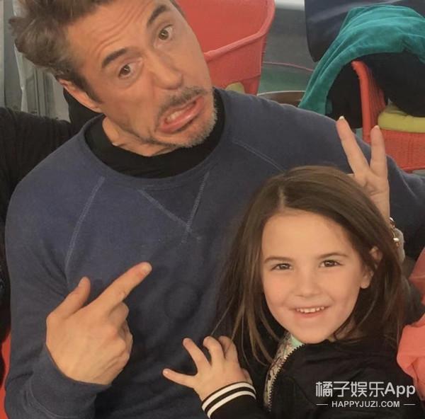 还记得《钢铁侠》的扮演者小罗伯特·唐尼吗？他和妻子好恩爱