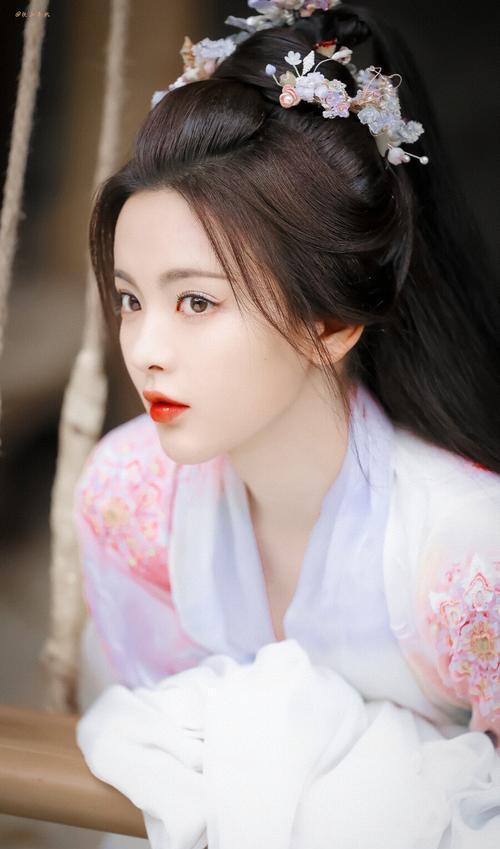 《七时吉祥》杨超越怎样也挽救不了扑街的事实！