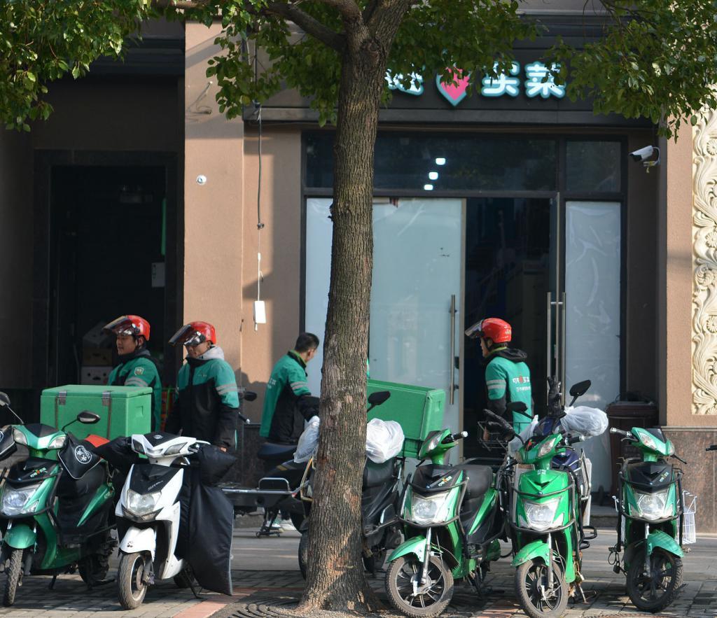 ARM 确定 IPO 定价，与苹果、英伟达签约；高德世界地图上线，基于北斗定位；小红书旗下电商「小绿洲」停运