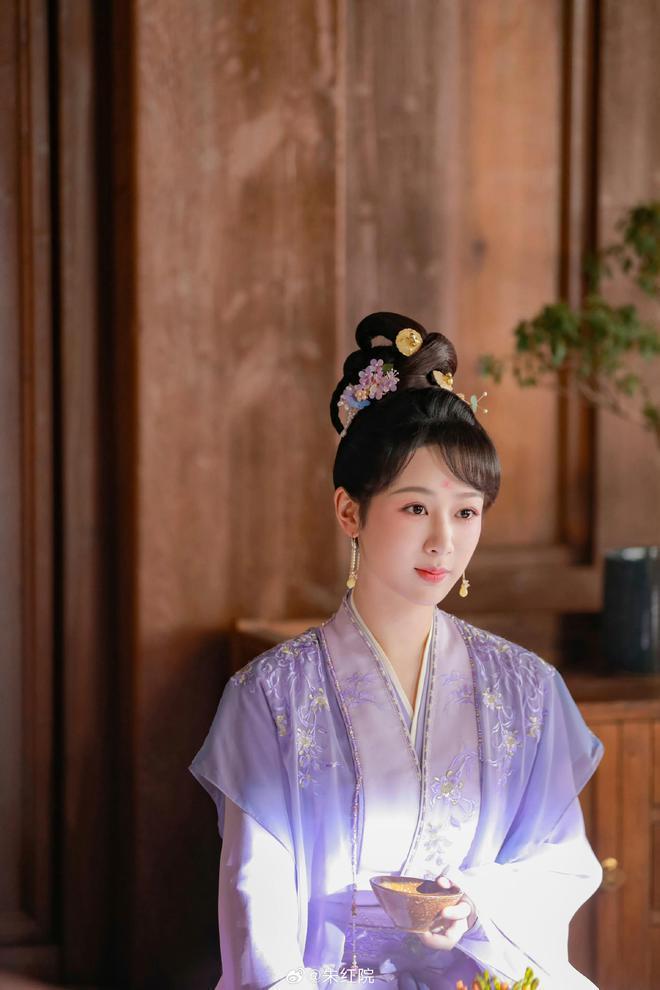 网传杨紫下一部剧确定，或将挑战落地古偶，男主人选让人意外