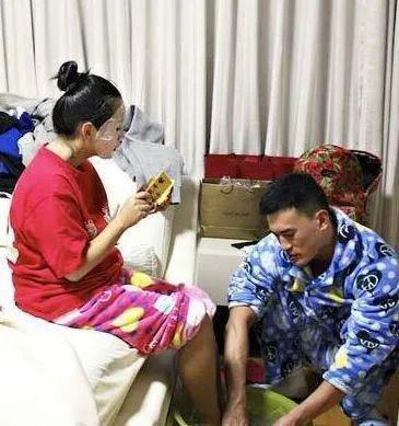 天！芒果亲闺女离婚，出轨被锤，暴瘦70斤…