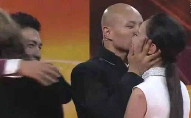 节目上x骚扰，现场飙脏话，惨遭封杀？