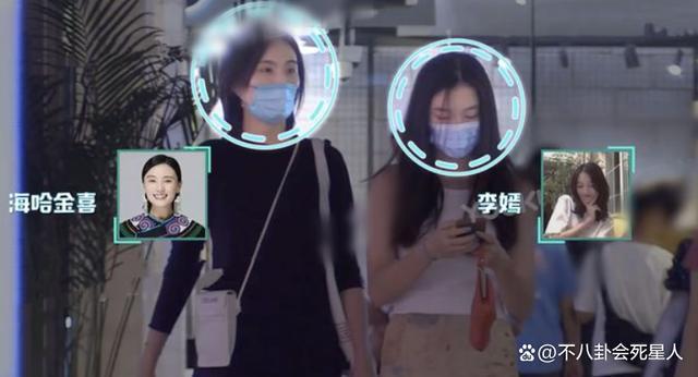 李亚鹏娇妻情商好高，聚会主动挽住李嫣手臂，网友：比王菲强
