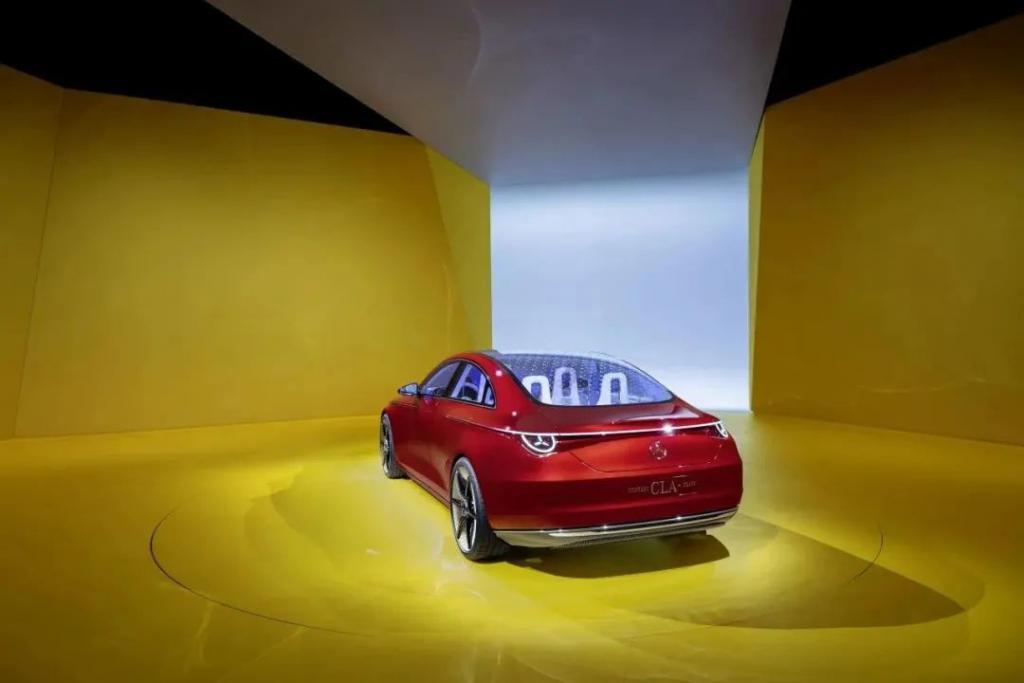 梅赛德斯-奔驰 CLA 级概念车全球首发亮相，MMA 纯电架构平台