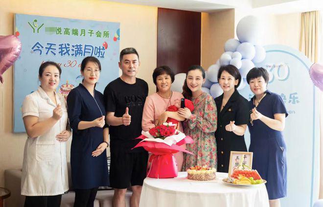 48岁戏骨低调生二胎！小14岁老婆住近9万月子中心