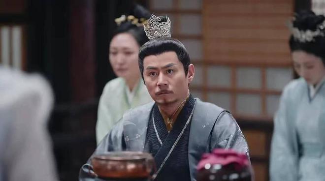 48岁戏骨低调生二胎！小14岁老婆住近9万月子中心