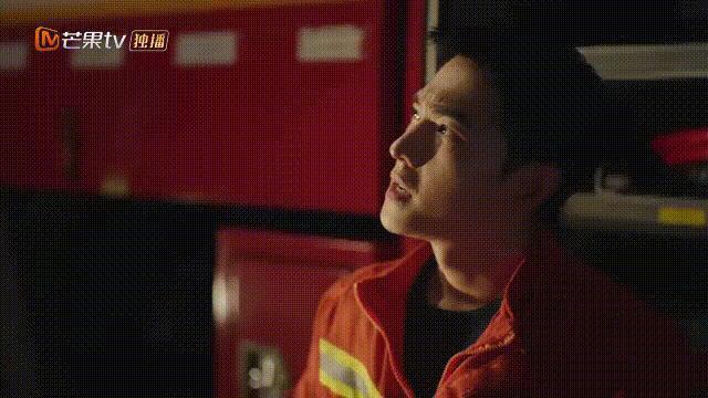 周冬雨这恋爱谈的，血亏