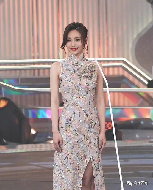 老赖之女又来娱乐圈蹭饭吃了