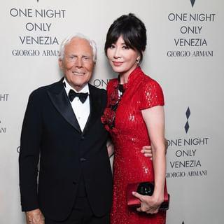 何超莲刘嘉玲在威尼斯合照，众姐妹一起很有名媛范