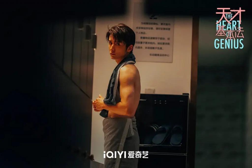 脱粉回踩，他也塌房了？