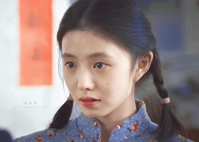 蒋依依被曝偷漏税当天与助理有说有笑，宋祖儿也有新进展