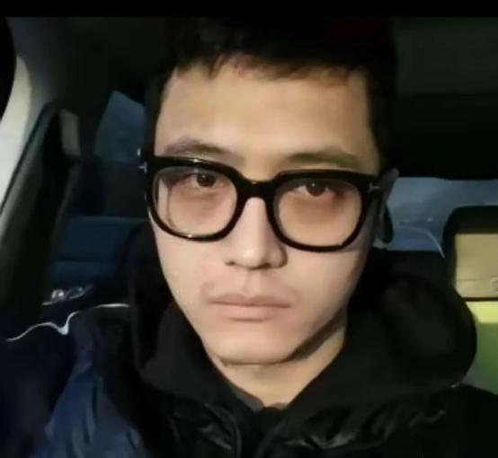 王宝强新片大赚22亿！疑似宋喆又过来「宣战」？15个字极其嚣张