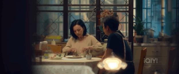 这国剧这么上头，不只因为成人爱情