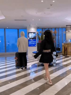 他们要离婚了？老公干啥啥不行，她图啥啊？