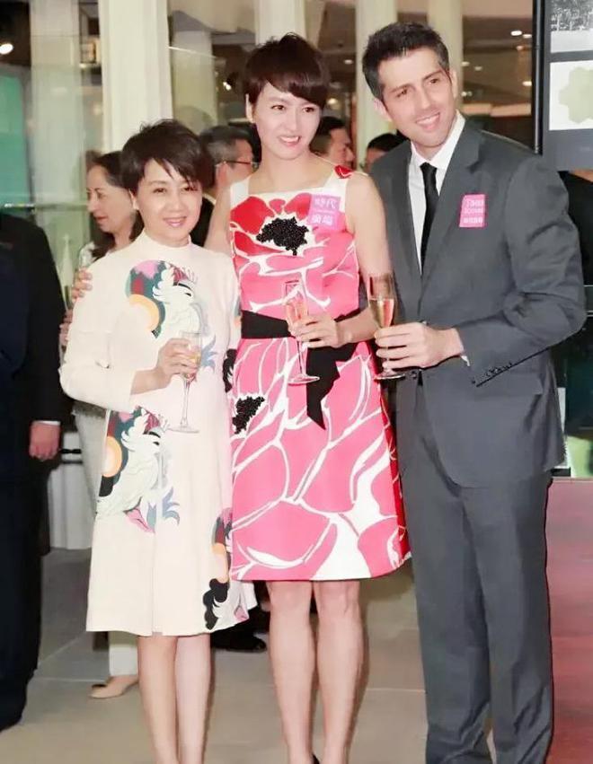梁咏琪深圳开唱，老公携混血女儿到场支持超幸福