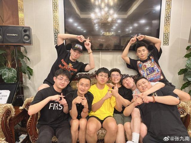 德云社第一批九字科拜师十周年 张九南称这是最荣耀的事