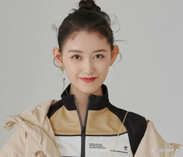蒋依依前公司回应提到17位艺人被约谈，杨幂在列被群嘲