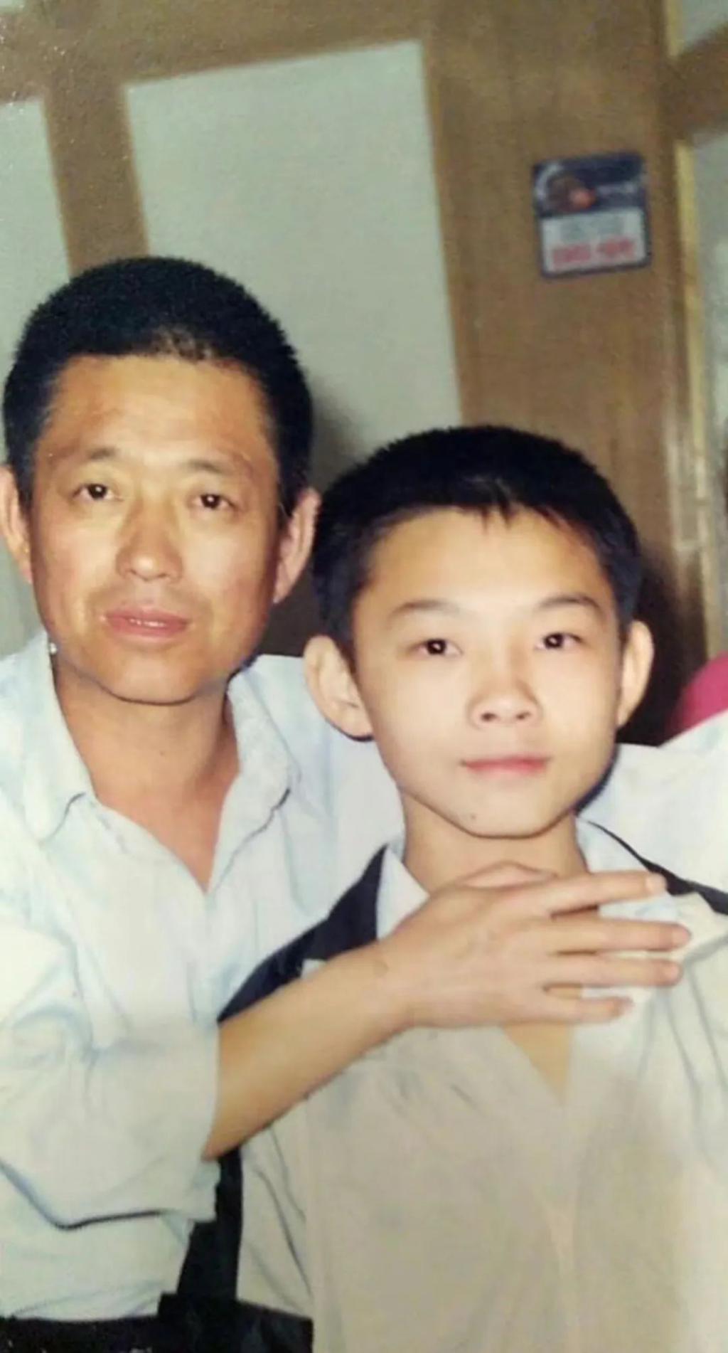 董宝石：凤凰传奇，不好意思