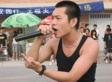 董宝石：凤凰传奇，不好意思