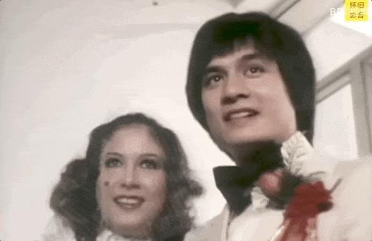 炮轰《好声音》、巨星丈夫死后四年生女，歌后甄妮的离奇人生