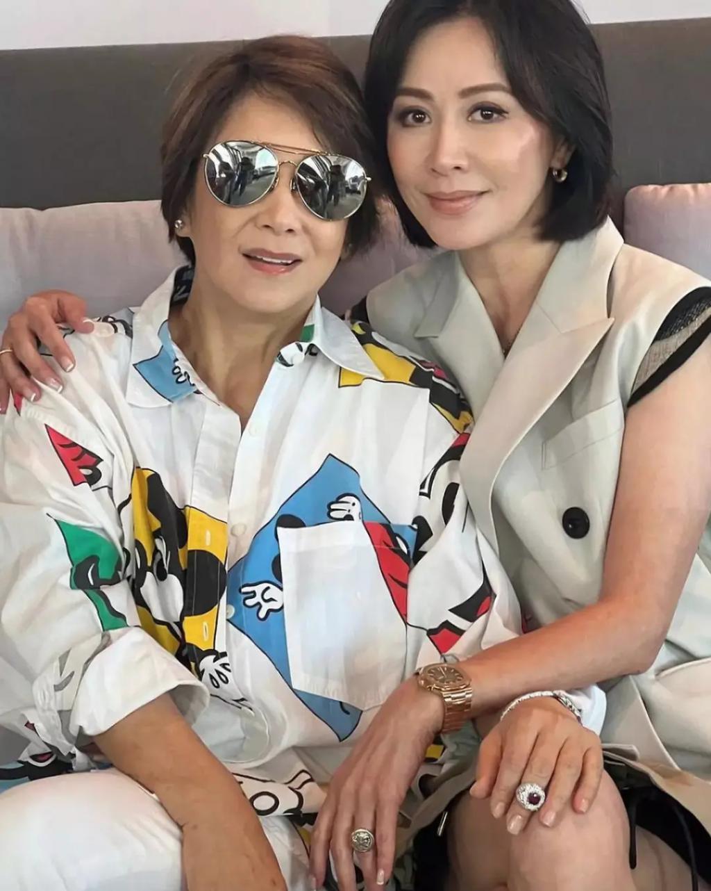 炮轰《好声音》、巨星丈夫死后四年生女，歌后甄妮的离奇人生