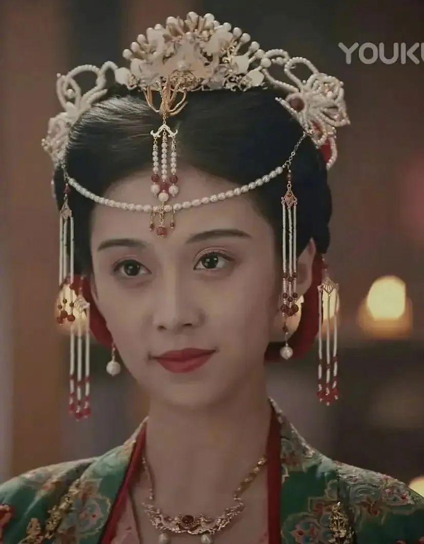 国民甜妹翻车？骂人打架耍大牌，是个小太妹？