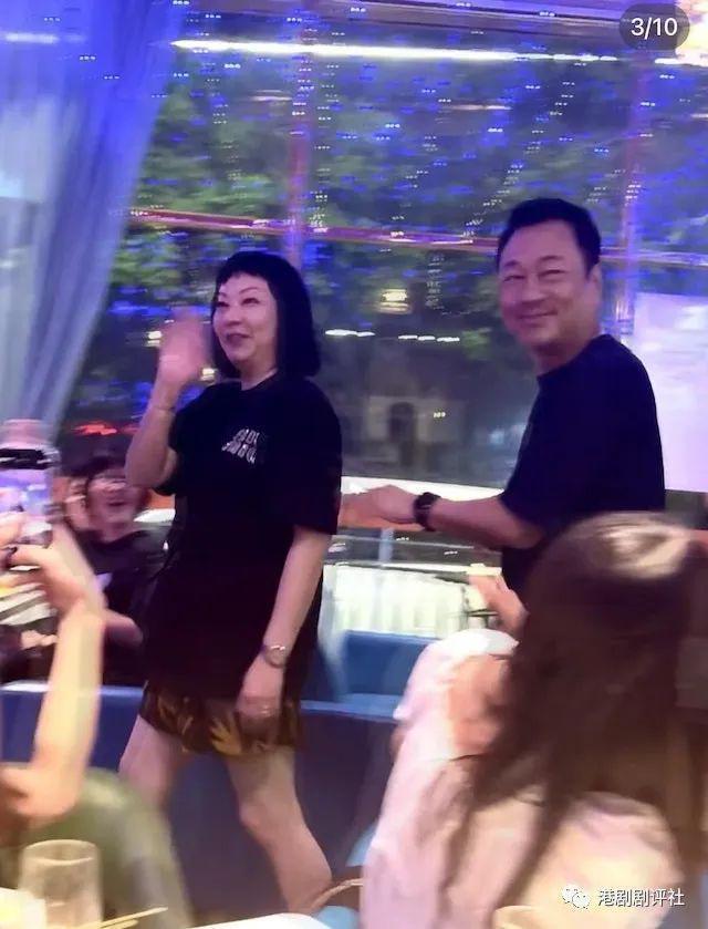 TVB视帝与太太现身内地，女方惊现幸福肥结婚25年仍恩爱